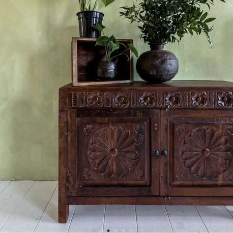 Dark Sideboard, Dark Oak Furniture, Indonesian Decor, Dark Wood Sideboard, Dark Wood Bedroom Furniture, Dark Wood Bedroom, Sideboard Decor, Dark Wood Furniture, Retro Sideboard