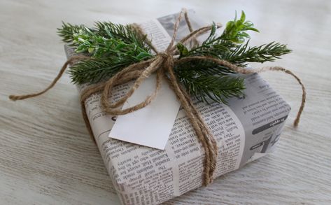 Instead of throwing out the newspaper why not use it for wrapping up a gift? This mock-up took less than 10 minutes. Beside an old newspaper; I used twine and green fern picks. This timeless idea would be great for any occasion, not just the Holiday Season. Christmas Wrapping Newspaper, Gift Wrapping Newspaper, Newspaper Wrapped Gifts, Newspaper Gift Wrap, Newspaper Christmas Wrapping, Newspaper Wrapping Ideas, Newspaper Gift Wrapping Ideas, Newspaper Gift Wrapping, Present Wrapping Ideas