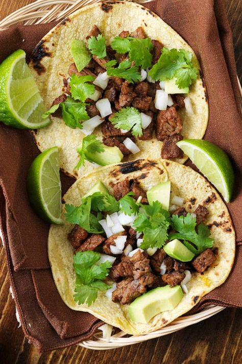 Steak Tacos made with plenty of lime juice and a quick homemade spice rub can be grilled, broiled, or cooked in a skillet for an easy and healthy meal that is ready in less than thirty minutes. #healthyrecipes, #slenderkitchen, #dinner #kidfriendly #quickandeasy Grilled Steak Tacos, Cubed Beef Recipes, Steak Taco Recipe, Beef Cubed Steak, Healthy Beef Recipes, Grilled Steak Recipes, Delicious Clean Eating, Steak Tacos, Homemade Spices