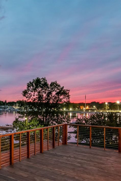 Mamaroneck Passive House, Westchester County Rooftop Terrace https://www.ecohome.net/photos/3764/ For more inspirational home photos, see link in bio... Westchester County, Passive House, Eco House, Split Level, Rooftop Terrace, Sustainable Home, Home Photo, Natural Wood, Terrace