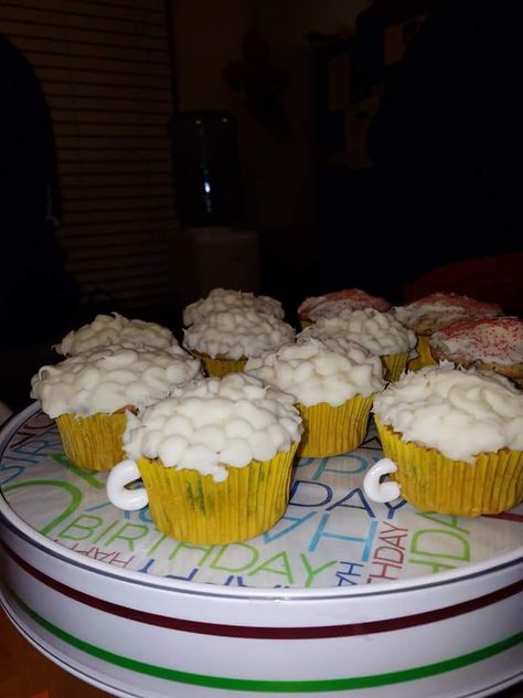 Beer Cupcakes For Men, Beer Themed Cupcakes For Men, Beer Mug Cupcakes, Beer Can Cake With Cupcakes, Pull Apart Beer Cupcake Cake, Beer Mug Birthday Cake, Beer Dessert, Mug Cupcake, Beer Cupcakes