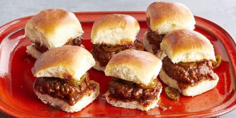 Spicy Whiskey BBQ Sliders Bbq Sliders Recipes, Barbecue Sliders, Homemade Sliders, Irish Appetizers, Bbq Sliders, Best Party Appetizers, Popsugar Food, Slider Buns, Kitchen Smells