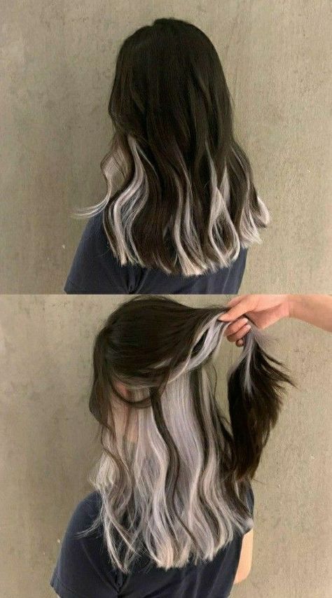 Peekaboo Hair Colors, Hair Color Underneath, Peekaboo Hair, Hair Color Streaks, Dyed Hair Inspiration, Hair Streaks, Pretty Hair Color, Hair Stylies, Hair Dye Colors