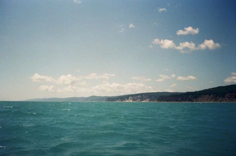 sea / adventures / 35 mm film / kodak / kodak Ultra Max 400 / film / film photography/ #filmphotography #kodak #seaonfilm #seaon35mm #35mm Sea Film Photography, Kodak Ultra Max 400, Kodak Film Pictures, Kodak 35mm Film, Notebook Wallpaper, Sunny Aesthetic, Camera Ideas, Kodak Pixpro, 35 Mm Film