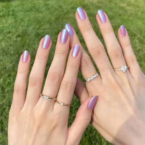 Lilac Nails For Wedding, Colorful Engagement Nails, Light Purple Wedding Nails For Bride, Wedding Nails Light Purple, Bridal Nails Purple, Lavender Wedding Nails Bridesmaid, Wedding Nails For Bride Iridescent, Iridescent Purple Nails, Purple Irridescent Nails Almond