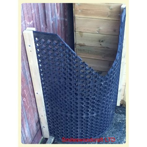 Wall/Corner Hay Feeders - Horse Care - Chronicle Forums Horse Stall Corner Hay Feeder, Diy Horse Hay Feeder, Corner Hay Feeder, Hay Feeder For Horses, Horse Feeder, Horse Farm Ideas, Barn Hacks, Horse Hay, Paddock Paradise