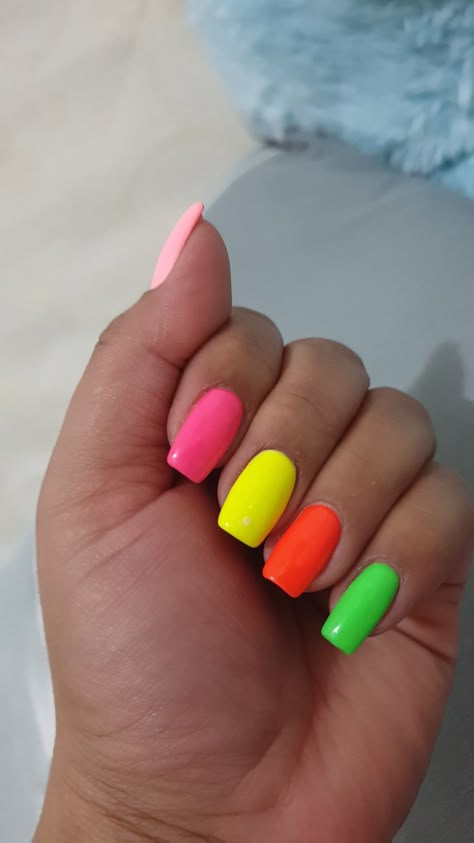 Nails Snow, Manicured Hands, Spring Break Nails, Cute Summer Nail Designs, Yellow Nails Design, Long Square Nails, Fingernail Designs, Diva Nails, Vintage Nails