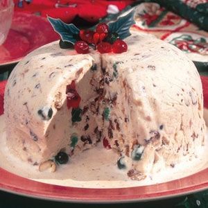 Pudding Ice Cream Recipe, Plum Pudding Recipe, Christmas Pudding Ice Cream, Desserts For Christmas, Low Fat Ice Cream, Christmas Ice Cream, Wheel Barrow, Pudding Ice Cream, Dessert Simple