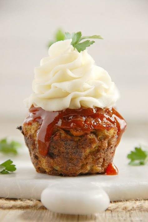 Turkey Meatloaf Muffins/Cupcakes | thekitchenmccabe.com Flavorgod Recipes, Turkey Meatloaf Cupcakes, Mini Turkey Meatloaf, Turkey Meatloaf Muffins, Mini Meatloaf Muffins, Burger Healthy, Meatloaf Cupcakes, Cave People, Mini Meatloafs