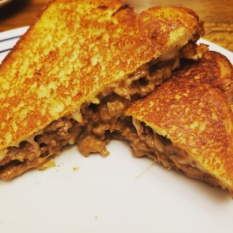 Grilled Meatloaf, Sandwich Melts, Grilled Cheese Sloppy Joe, Patty Melt Recipe, Sloppy Joes Easy, Grill Cheese, Hamburger Patty, Sweet Bbq Sauce, Main Entrees