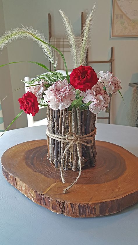 diy-branch-vase-the-honeycomb-home Diy Decor With Branches, Diy Branch Decor, Flower Vases Diy, Diy Vase Ideas, Branch Vase, Diy Flower Vase, Branch Diy, Flower Vase Crafts, Pumpkin Floral Arrangements