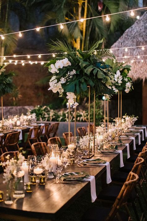 Modern Tropical Wedding Ceremony Decor, Tropical Leaves Wedding Decor, Table Reception Design, Tropical Reception Decor, Elegant Tropical Party, Tropical Centrepiece, Tropical Wedding Theme Elegant, Tropical Wedding Table Decor, Moody Tropical Wedding