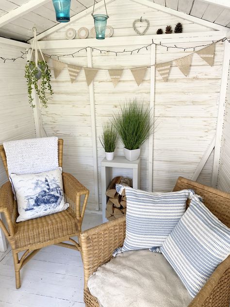 Small Summerhouse Interiors Ideas, Diy Summerhouse, Small Summer House Ideas, Small Summer House Interior, Summer House Interior Ideas, Small She Shed Ideas, Summerhouse Interiors Ideas, Small Kids Playroom Ideas, Small Kids Playroom