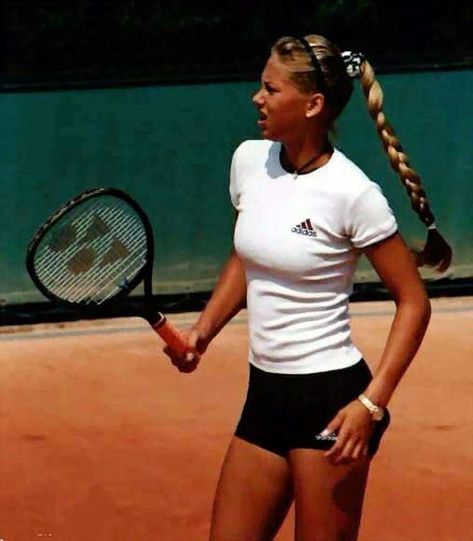 Tennis Hairstyles, Mode Tennis, Modest Gym, Tennis Lifestyle, Tennis Outfit Aesthetic, Tennis Aesthetic, Lev Livet, Tennis Outfits, Bodysuit Outfit