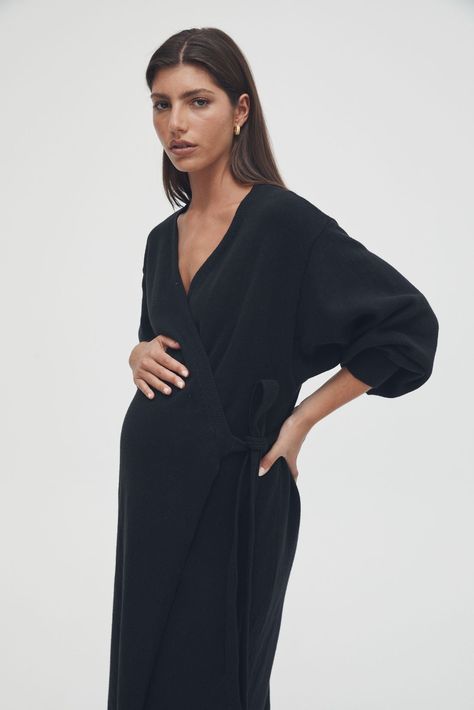 The Best Black Maternity Dress – LÉGOE HERITAGE Maternity Elegant Outfit, Maternity Work Outfit, Cool Maternity Outfits, Comfy Maternity Outfits, Maternity Looks, Black Maternity Dress, Breastfeeding Friendly Dresses, Pregnancy Dresses, Nursing Friendly Dress