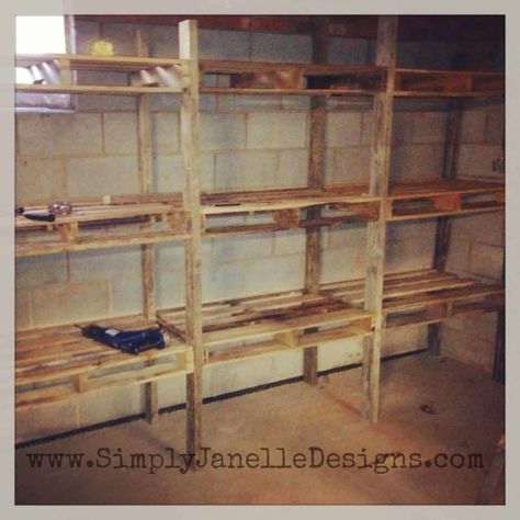 Pallet Shelves Diy, Making Shelves, Deco Surf, Pallet Wood Shelves, Pallet Kitchen, Pallet Storage, Diy Regal, Diy Rangement, 1001 Pallets