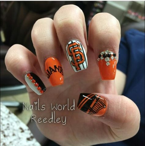 San Francisco Giants Nails. Black and orange nails. Baseball nails. Rhinestones. Giants Nails Baseball, Nails Black And Orange, San Francisco Giants Nails, 49ers Clothes, Sf Giants Nails, Giants Nails, Nails Baseball, Black And Orange Nails, Team Nails