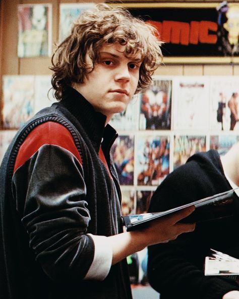 Evan Peters Blonde Hair, Evan Peters Kickass, Kickass Dave Lizewski, Dave Lizewski, Evans Peter, Todd Haynes, Evan Thomas, Crush Crush, American Horror Story Seasons