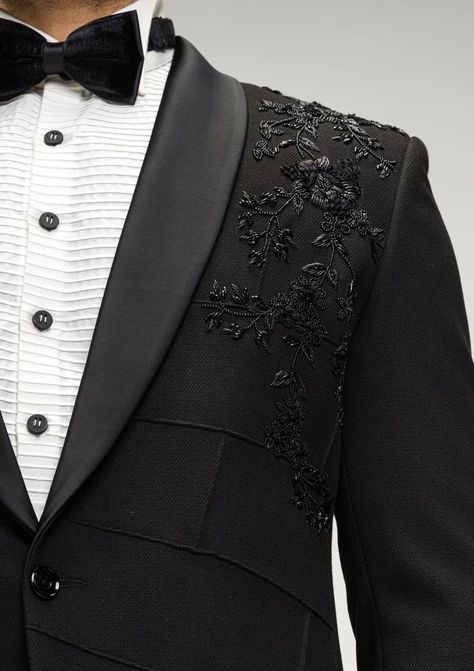 Black Blazer Outfit Work, Black Suit Designs, Reception Suits, Indian Wedding Clothes For Men, Best Wedding Suits, Designer Blazers For Men, Wedding Kurta For Men, Groom Dress Men, Indian Groom Wear