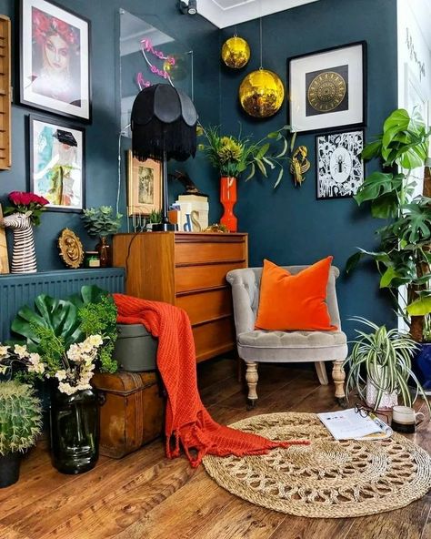 Color Maximalism, Decor Salon, House Concept, Deco House, Eclectic Boho, Eclectic Interior Design, Cosy Living, Inside Job, Bohemian Living Room