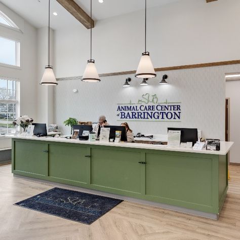 Lobby and reception of an animal hospital. The waiting room is also visible Vet Clinic Reception Area, Vet Clinic Waiting Room, Animal Hospital Design, Sleek Interior Design, Hospital Lobby, Hospital Reception, Reception Area Design, Waiting Room Design, Sleek Interior