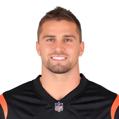 Sam Hubbard (Footballer) Height, Weight, Wiki, Age, Biography, Career, Wife, Net ... Read more The post Sam Hubbard (Footballer) Height, Weight, Biography, Age, Career, Wiki, Net Worth and More appeared first on Wiki Sports Bio. Sam Hubbard, Sam Hunt Concert, American Football Players, Playing Football, Football Field, Nfl Draft, Professional Football, Nfl Players, Height And Weight