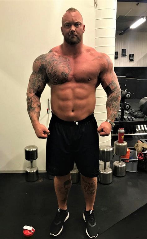 Current World's Strongest Man (& Actor) ☆ Hafþór Júlíus "The Mountain" Björnsson ☆ Weighing 400lb with a 6 Pack!!! Thor Bjornsson, Hafthor Bjornsson, Aesthetics Bodybuilding, Fitness Blogger, Men's Muscle, Mike Tyson, Keep Fit, Fitness Trainer, Health Coach