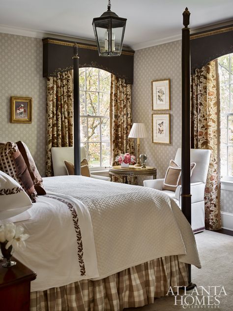 Hidden Potential - Atlanta Homes and Lifestyles Master Bedrooms English Country, French Traditional Bedroom, Vintage Traditional Bedroom, Elegant Family Room, Colonial Bedrooms, Traditional Bedroom, Atlanta Homes, Georgian Homes, Historic Home