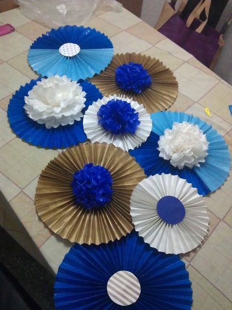 Pinwheel Decorations, Blue Party Decorations, Boy Birthday Decorations, Simple Birthday Decorations, Ramadan Crafts, Diy Classroom, Paper Flower Backdrop, Paper Flowers Craft, Origami Crafts Diy