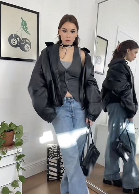 leather jacket leather jackets outfit trendy cute inspo inspiration 90s black brown red Loose Leather Jacket, Womens Leather Jacket Outfit, Black Leather Jacket Outfit, Leather Jacket Outfit, Jacket Outfit Women, Leather Jacket Outfits, Jacket Outfit, Autumn Outfits, Black Leather Jacket