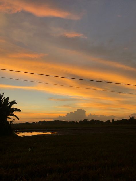 Sunset Philippines, Philippines Cities, Beautiful Skies, Beautiful Sky, Color Theory, Night Skies, Philippines, Quick Saves, Color