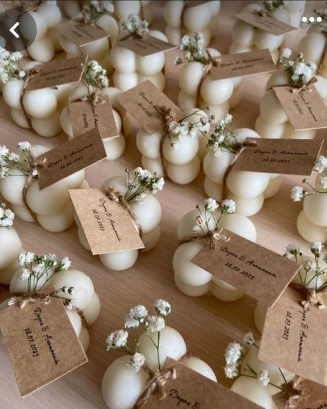 The favours that keep on giving✨️✨️✨️ Wedding favours ~A gift to your guests to thank them for sharing one of the most special days of your life with you as the newest married couple on the block!🤍💍✨️ I was recently asked for some wedding favour ideas different than the average but within a set budget for just under 200 guests, and these are some of the ideas I thought of The options are truly endless with favours and I personally think it's more realistic to set a total budget for these,... Idea For Wedding Gift, Guest Wedding Favors Ideas, Favour Ideas Wedding, Guests Gifts Wedding, Small Wedding Gifts For Guests, Usable Wedding Favors, Wedding Guest Souvenirs Gifts, Gift For Guest Wedding, Thank You Wedding Gifts For Guests