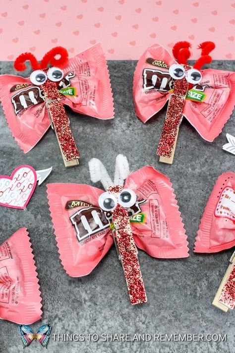 Candy Crafts For Kids, Love Bugs Craft, Butterfly Treats, Bugs Craft, Bug Craft, Valentines Ideas For Him, Toddler Valentine Crafts, Valentines Day Candy, Valentines Diy Kids