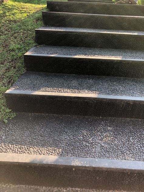 pebble wash steps Pebble Wash, Stepping Stone Ideas, Mediterranean Staircase, Ideas For Small Gardens, Staircase Outdoor, Stone Ideas, Outdoor Stairs, The Staircase, Small Waterfall