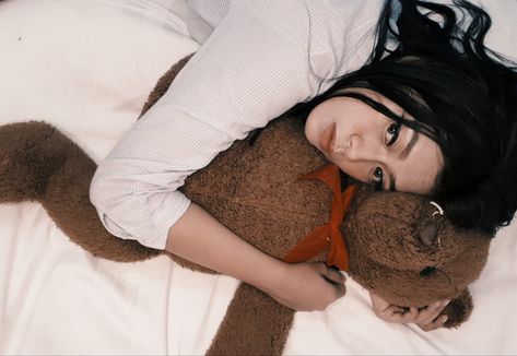 Pose With Teddy Bear, Hugging Plushie Reference, Holding Plushie, Hug In Bed, Hugging Teddy Bear, Holding Teddy Bear, Love Teddy Bear, Laying In Bed, Sitting Poses