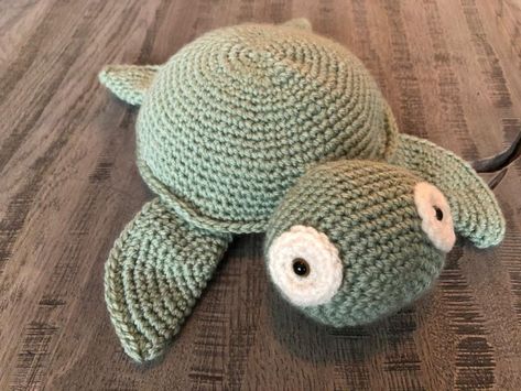 Crochet Drawstring Bag, Baby Born, New Hobbies, Needlepoint, Dinosaur Stuffed Animal, Milan, Crochet Hats, Amigurumi, Yarn