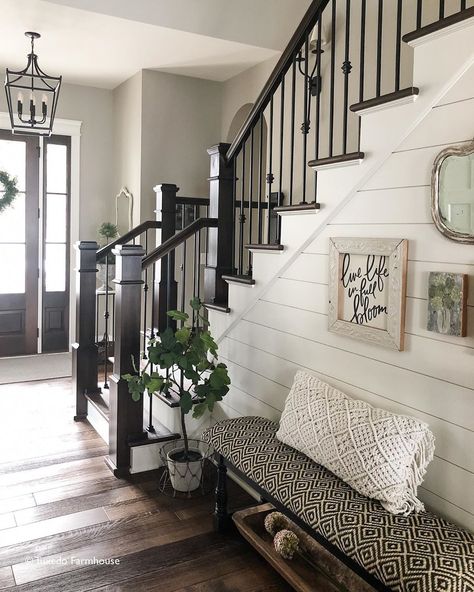 Sandra | Tuxedo Farmhouse’s Instagram photo: “I’m a detail person and my guy is a big picture person. That balanced nicely when building our home. Choosing where in our budget to add…” Shiplap Staircase Wall, Shiplap Staircase, Stairway Wall Decor, Shiplap Entryway, Farmhouse Staircase, Farmhouse Stairs, Floor Seating Living Room, Entryway Stairs, Ideas Entryway