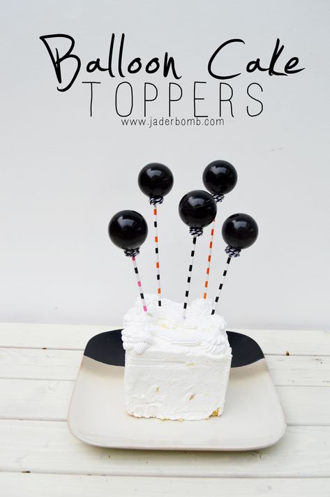 How to Make:Balloon Cake Toppers - JADERBOMB 60 Cake, Birthday Favours, Cool Crafts, How To Make Balloon, Diy Cake Topper, Diy Balloon, Balloon Cake, Cake Craft, Cake Balls