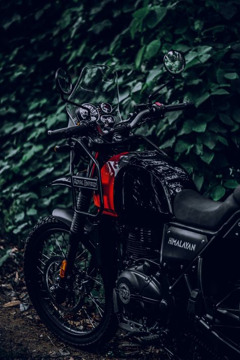 Black Himalayan Bike, Himalaya Bike Wallpaper, Himalayan Bike Wallpaper Hd 4k, Bullet Wallpaper, Himalayan Bike, Himalayan Royal Enfield, Cool Car Backgrounds, Royal Enfield Wallpapers, Moto Wallpapers