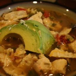 This appealing Mexican-inspired soup is a terrific example of how to enjoy a variety of vegetables. The baked chips and low-fat cheese add crunch and body and with only 260 calories per serving, you can feel good about serving your family a healthy meal. - Healthy Chicken Tortilla Soup Mexican Restaurant Chicken, Latina Recipes, Simple Chicken Soup, Shrimp Tortilla, Healthy Chicken Tortilla Soup, Restaurant Chicken, Mexican Chicken Soup, Mexican Soup Chicken, Chicken Tortillas Soups Recipe