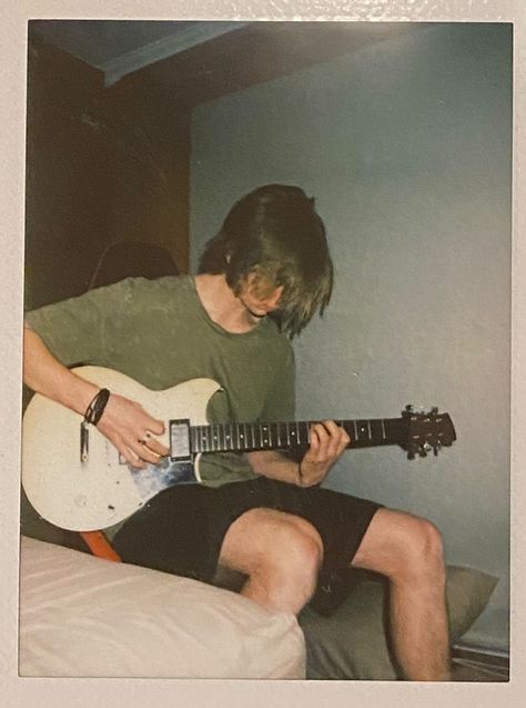 Guitar Boyfriend Aesthetic, Guitar Boyfriend, Guitarist Boyfriend, Boyfriend Aesthetic, Dream Reality, Perfect Boy, Guitarist, Couple Goals, Vision Board