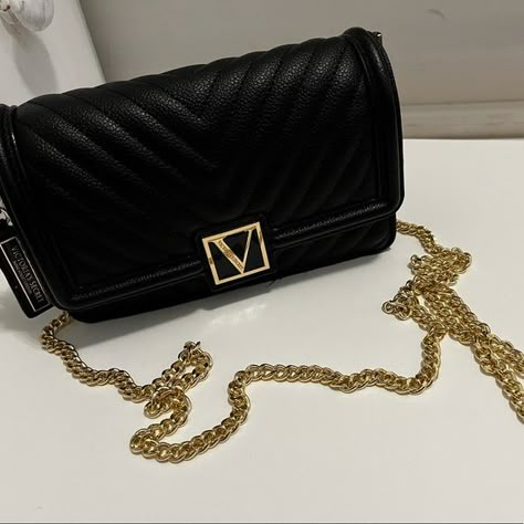 Black and gold Victoria’s Secret crossbody bag. Perfect item for your outfit Victoria Secret Crossbody Bag, Gold Bag, Victoria Secrets, Bags And Purses, I Got It, Phone Wallet, Black Cross Body Bag, Louis Vuitton Twist Bag, 2024 Vision Board