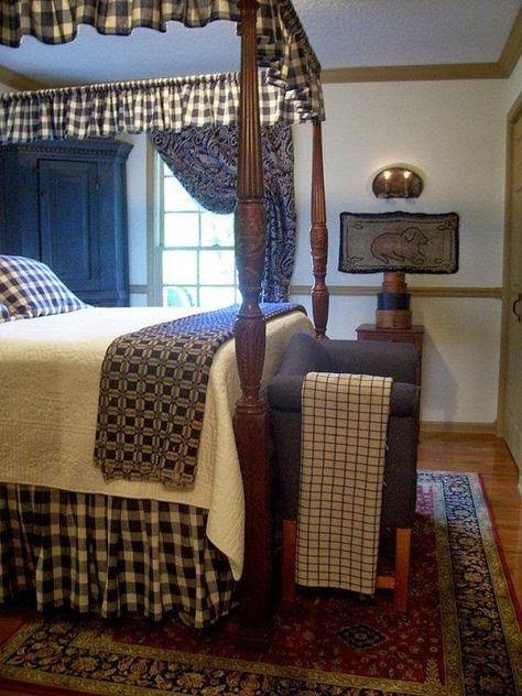 Eye For Design: Decorating Colonial/Primitive Bedrooms Primitive Bedroom Decor, Primitive Bedroom Ideas, Primitive Country Bedrooms, Colonial Bedrooms, Colonial Bedroom, Autumn Bedroom, Country Bedrooms, Canopy Ideas, Primitive Bedroom