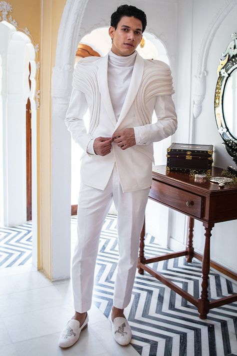 Men’s All White Formal, Pearl Suit Men, Mens Draping Fashion, Dramatic Suits Men, Futuristic Tuxedo, White Clothes Men, Unique Wedding Outfits, Haute Couture Men, Gaurav Gupta