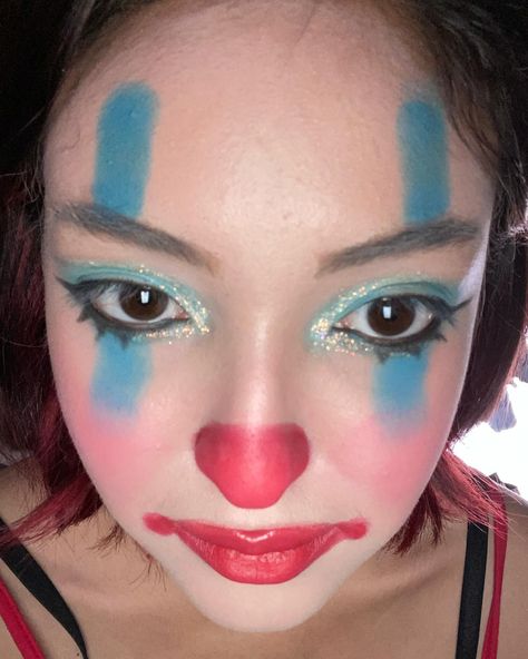 head empty just clown ✮ Funny Clown Makeup, Basic Clown Makeup, Silly Clown, Funny Clown, Clown Core, Clowns Funny, Clown Makeup, Diy Halloween Costumes, Diy Halloween