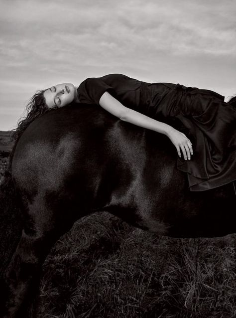 Horse Lover Mckenna Hellam in Harper's bazaar UK March 2020 — Anne of Carversville Horse Shoot, Mckenna Hellam, Equestrian Photoshoot, Horse Photoshoot Ideas, Horse Photography Poses, Foto Cowgirl, Nature Goddess, Creative Photoshoot, Horse Fashion