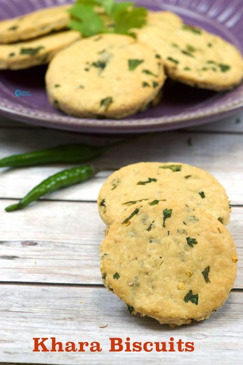 Salty Biscuits Recipes, Bakery Platter, Savory Cookies Recipes, Ismaili Recipes, Savory Biscuits Recipe, Baked Indian Snacks, Savoury Cookies, Salty Biscuits, Spicy Cookies