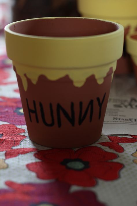 DIY Hunny Pots – libberdoodle's doodles Honey Pot Favors, Winnie The Pooh Honey Pot, Pooh Honey Pot, Flower Pot Painting, Painting Pots, Winnie The Pooh Honey, Winnie The Pooh Party, Pot Diy, Painted Pot