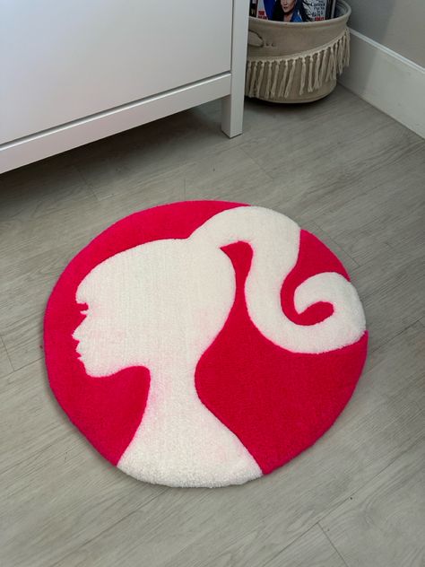 Handmade rug of Barbie Logo. 24 inches in diameter. Hot pink and white. Barbie Rug, Rug Design Ideas, Tufting Rug, Holiday Rugs, Graphic Rug, Funky Rugs, Custom Barbie, Barbie Logo, Pillow Inspiration