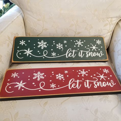 Let it snow - Handmade wooden sign. Rectangle in shape. Great for mantel décor. Christmas Sign Diy Wooden, Small Christmas Wood Signs, Cricut Sign Ideas, Christmas Sign Ideas, Wooden Signs Christmas, Wooden Christmas Signs, Christmas Wood Signs, Money Challenges, Cricut Signs